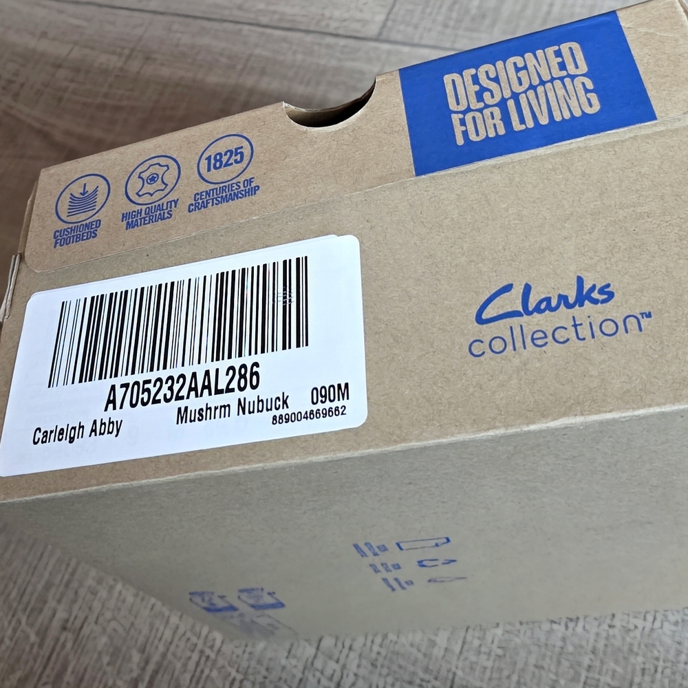 Clarks Carleigh Abby Flats in Mushroom Nubuck